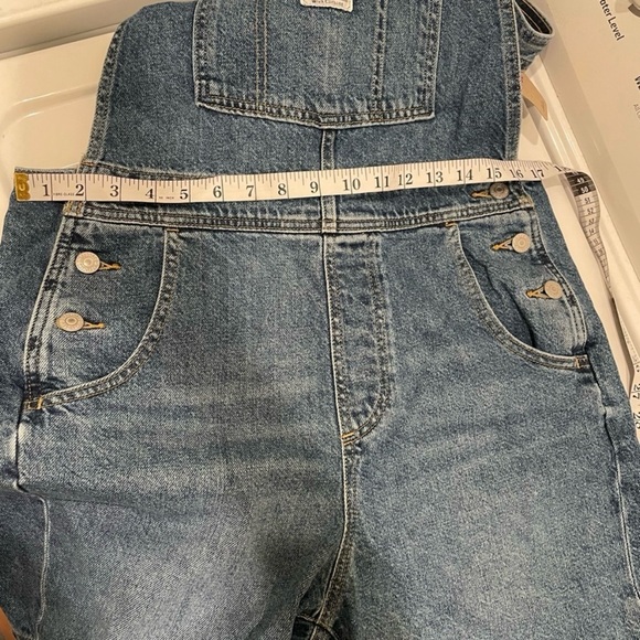 Levi’s Denim Short Overalls | Size Small | NWT | Vintage-Inspired Workwear Style - Picture 9 of 11